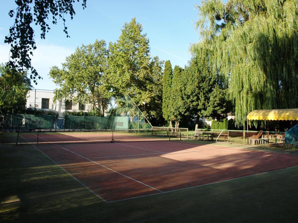 Garden Club Panzió Balatonmáriafürdő Exterior foto